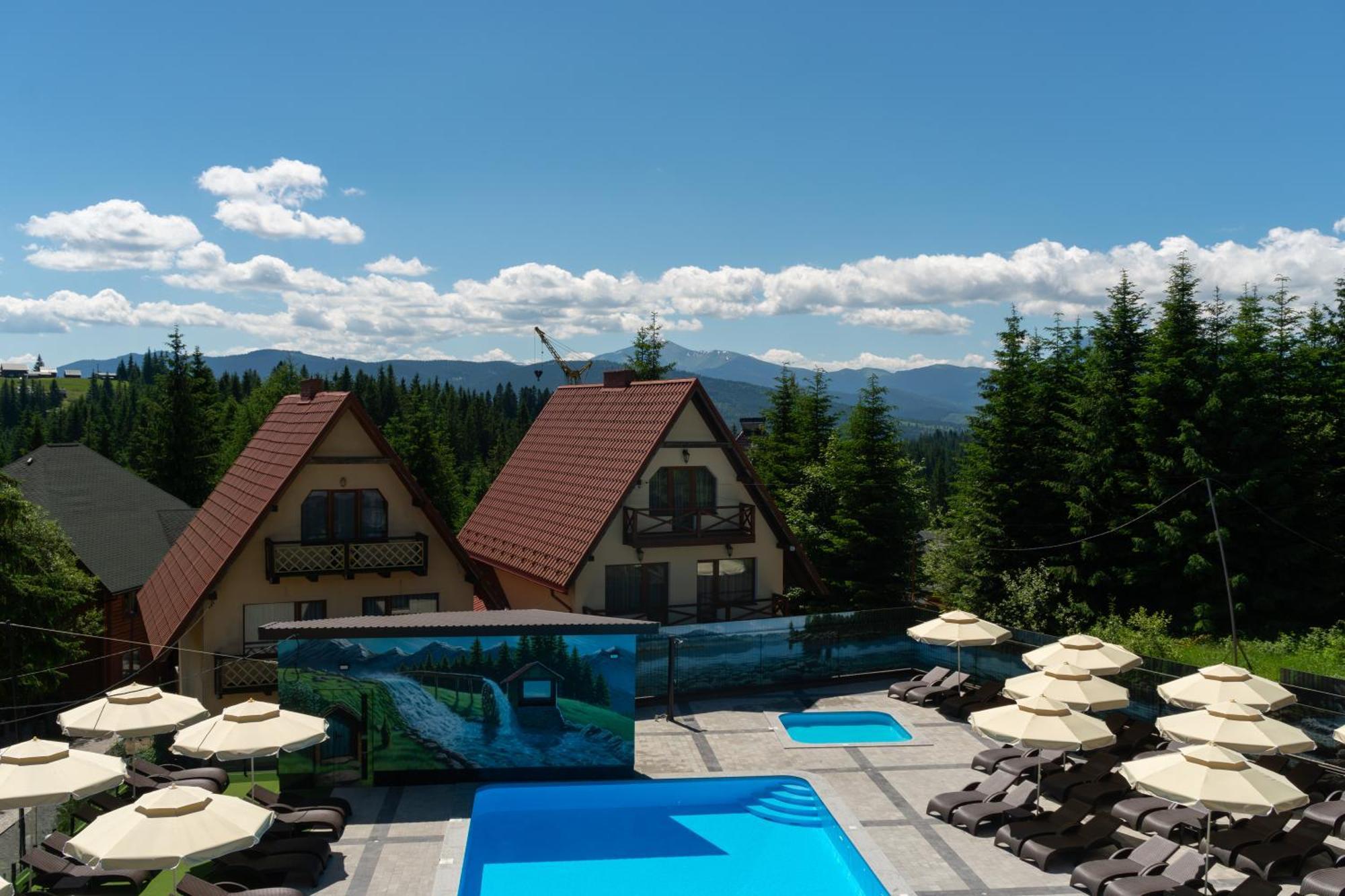 Hotel Summit à Yablunytsya Extérieur photo