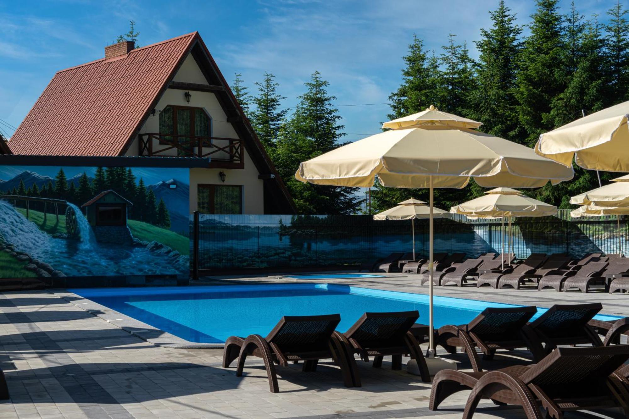 Hotel Summit à Yablunytsya Extérieur photo