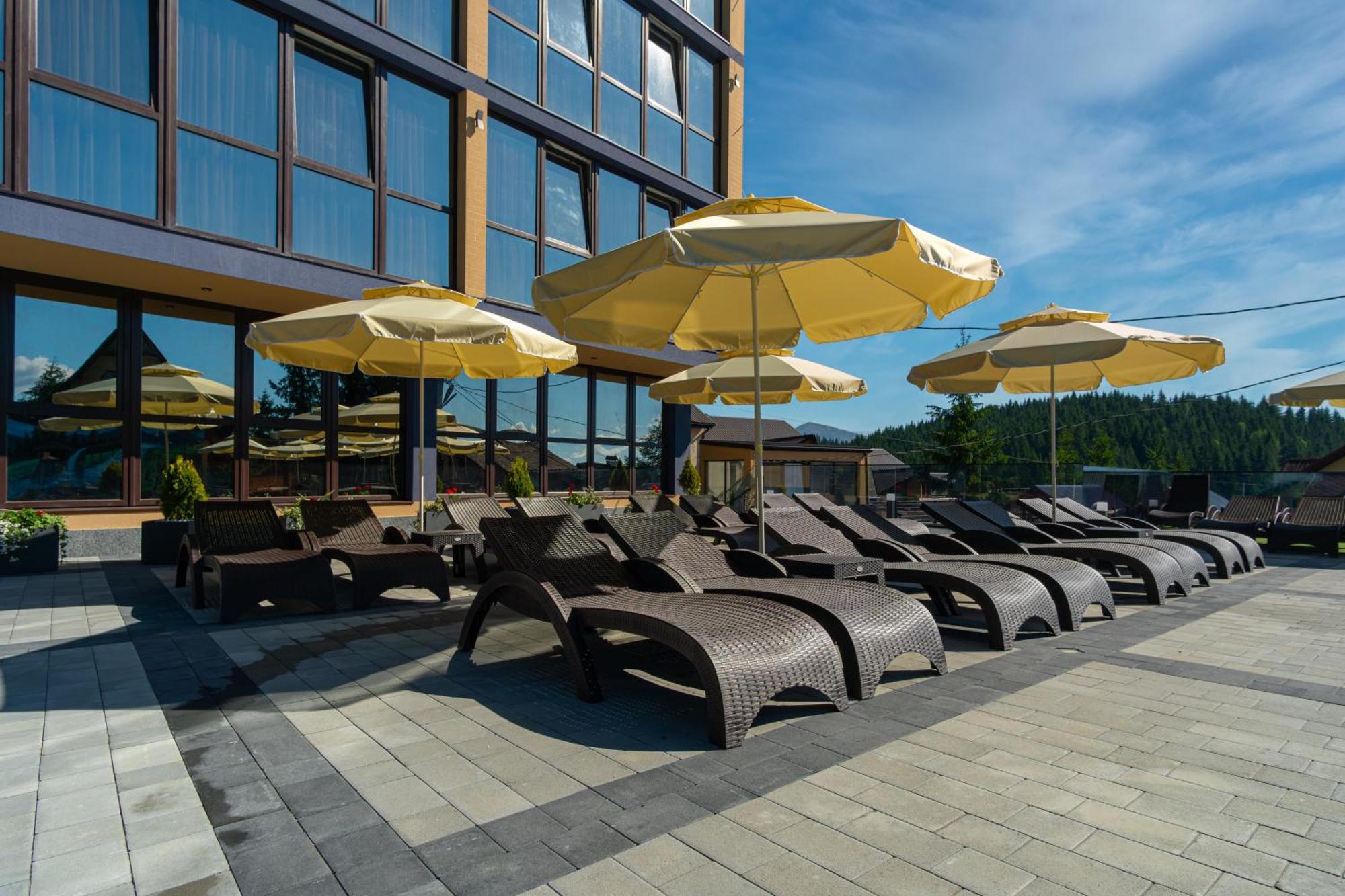 Hotel Summit à Yablunytsya Extérieur photo